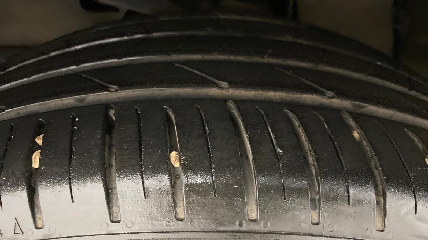 2018 Tata Hexa Varicor 400 XT, Diesel, Manual, 70,950 km, Left Front Tyre Tread