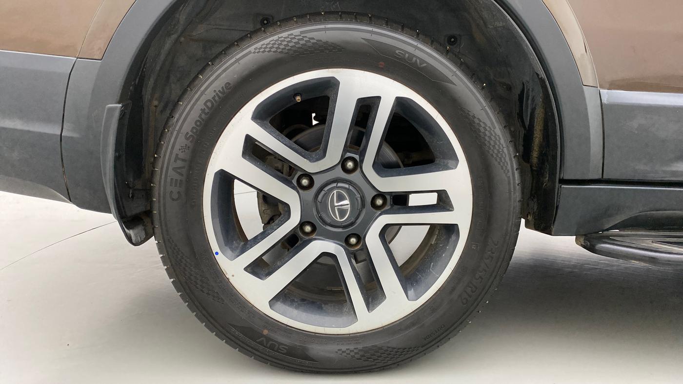 2018 Tata Hexa Varicor 400 XT, Diesel, Manual, 70,950 km, Right Rear Wheel