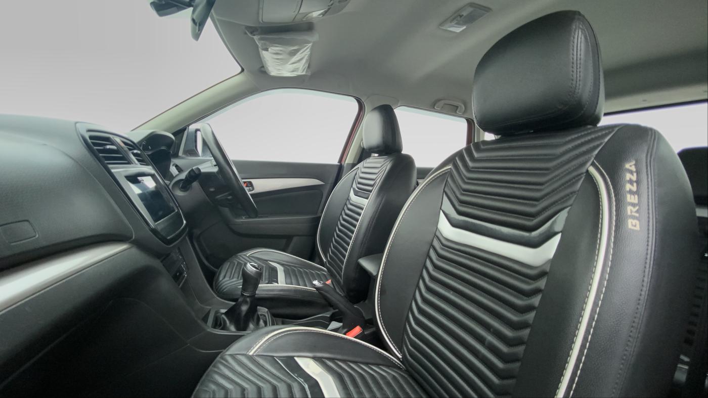 2016 Maruti Vitara Brezza ZDI PLUS DUAL TONE, Diesel, Manual, 85,272 km, Right Side Front Door Cabin