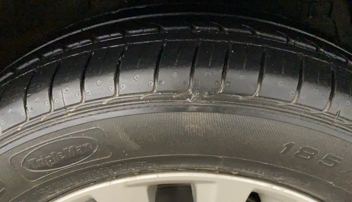 2023 Maruti Ciaz DELTA 1.5 SHVS MT PETROL, Petrol, Manual, 25,156 km, Right Front Tyre Tread