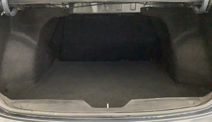 2023 Maruti Ciaz DELTA 1.5 SHVS MT PETROL, Petrol, Manual, 25,156 km, Boot Inside