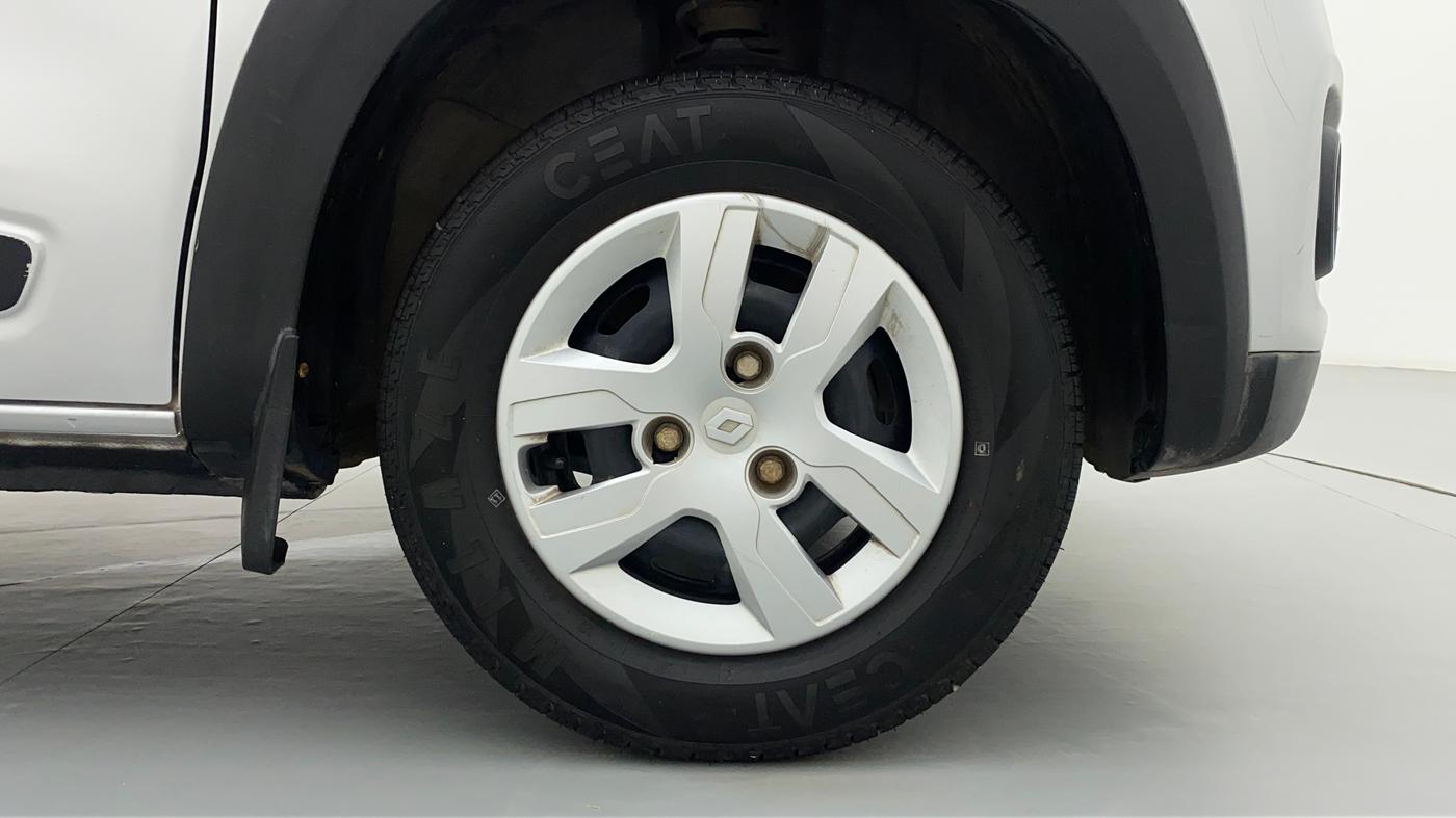 2017 Renault Kwid RXT, Petrol, Manual, 17,729 km, Right Front Wheel