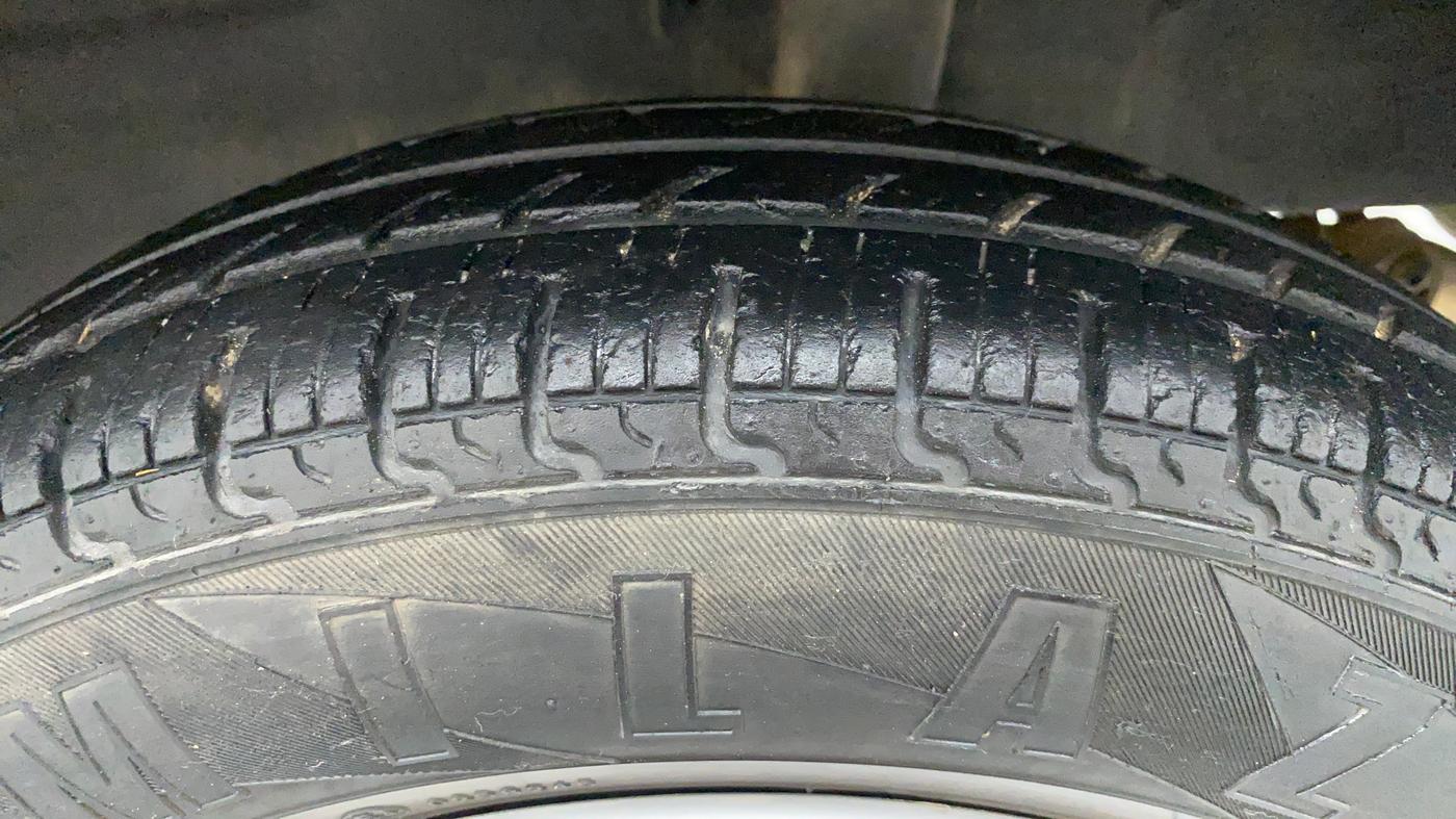 2017 Renault Kwid RXT, Petrol, Manual, 17,729 km, Left Rear Tyre Tread