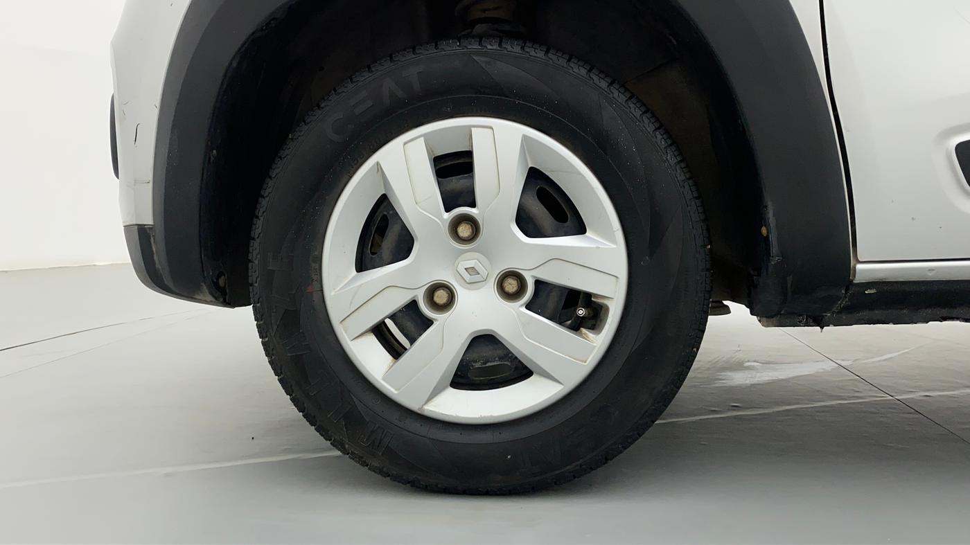 2017 Renault Kwid RXT, Petrol, Manual, 17,729 km, Left Front Wheel