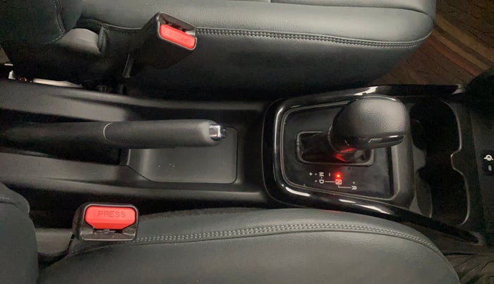 2025 Maruti Swift ZXi Plus Dual Tone AMT, Petrol, Automatic, 5,654 km, Gear Lever