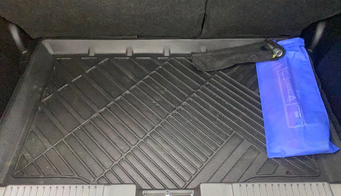 2025 Maruti Swift ZXi Plus Dual Tone AMT, Petrol, Automatic, 5,654 km, Boot Inside