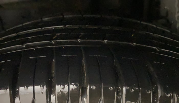 2025 Maruti Swift ZXi Plus Dual Tone AMT, Petrol, Automatic, 5,654 km, Left Rear Tyre Tread