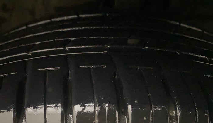 2025 Maruti Swift ZXi Plus Dual Tone AMT, Petrol, Automatic, 5,654 km, Right Front Tyre Tread