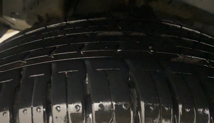 2025 Maruti Swift ZXi Plus Dual Tone AMT, Petrol, Automatic, 5,654 km, Right Rear Tyre Tread