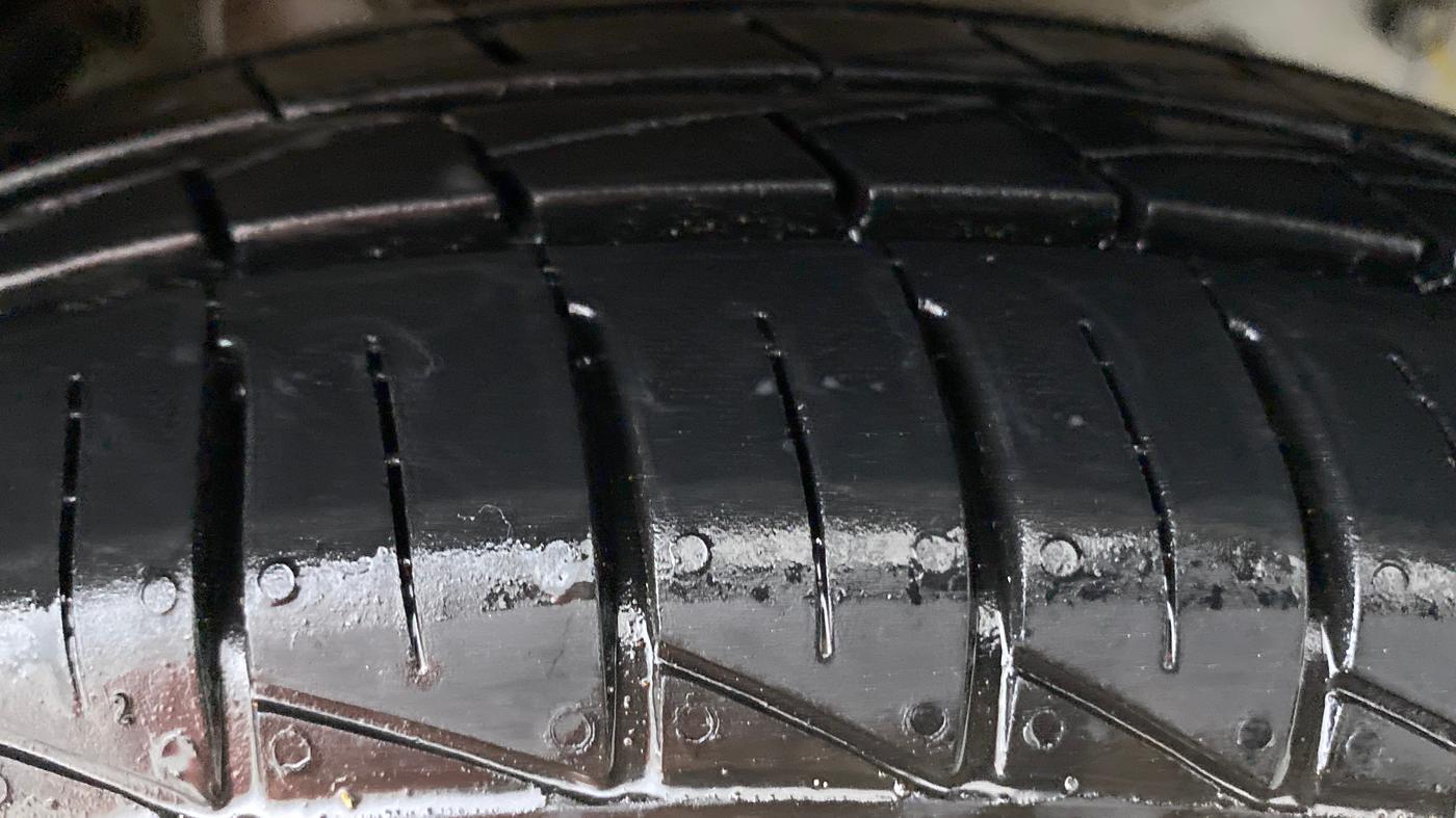 2022 Maruti Alto LXI OPT, Petrol, Manual, 4,064 km, Right Front Tyre Tread