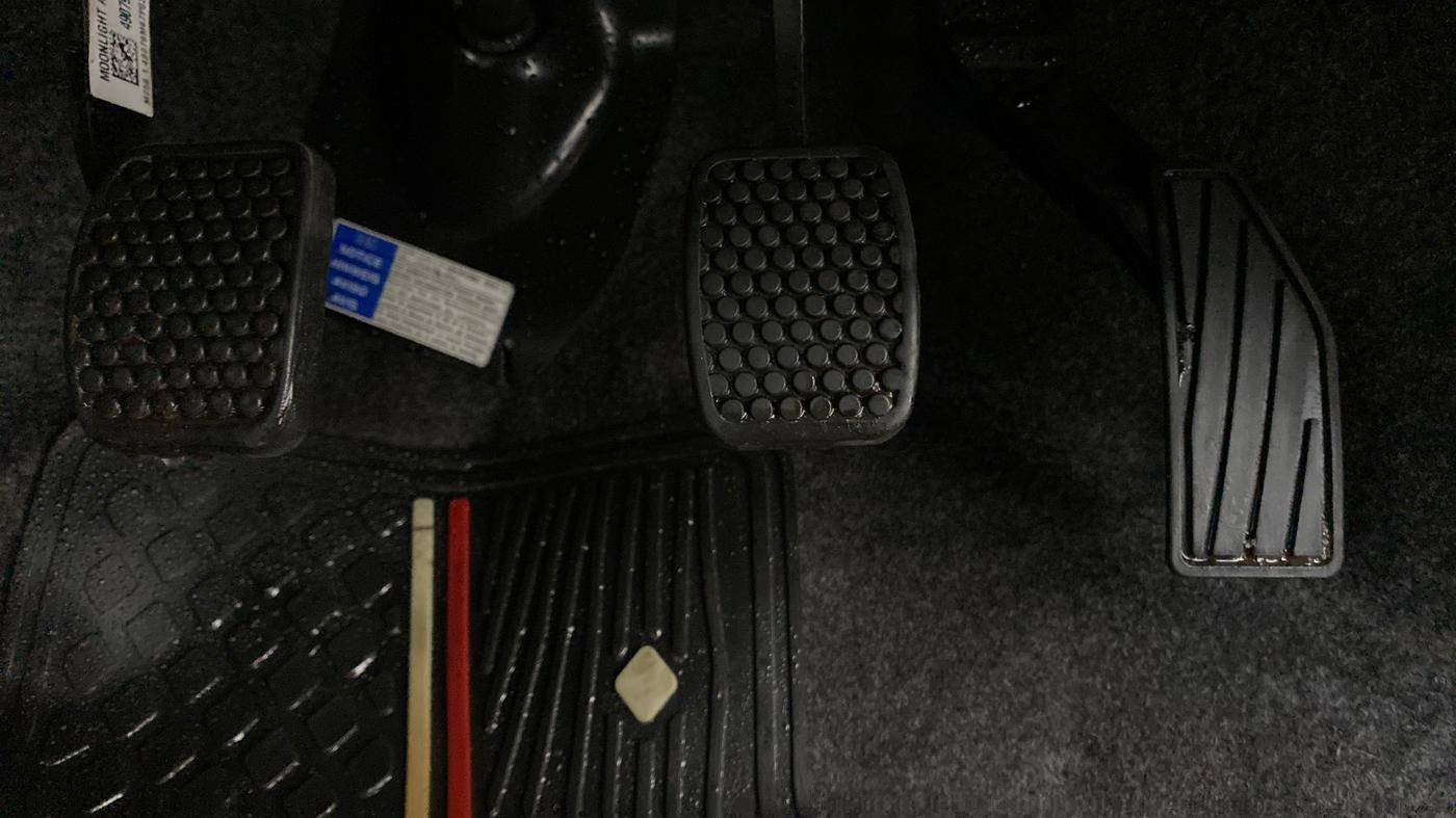 2022 Maruti Alto LXI OPT, Petrol, Manual, 4,064 km, Pedals