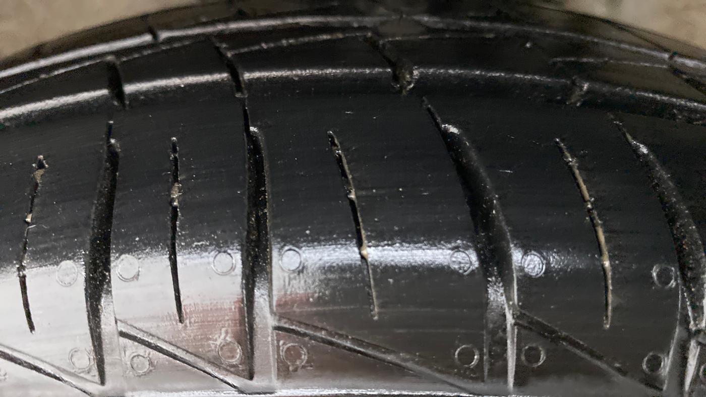 2022 Maruti Alto LXI OPT, Petrol, Manual, 4,064 km, Left Front Tyre Tread