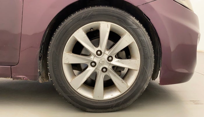2011 Hyundai Verna FLUIDIC 1.6 CRDI EX, Diesel, Manual, 83,963 km, Right Front Wheel