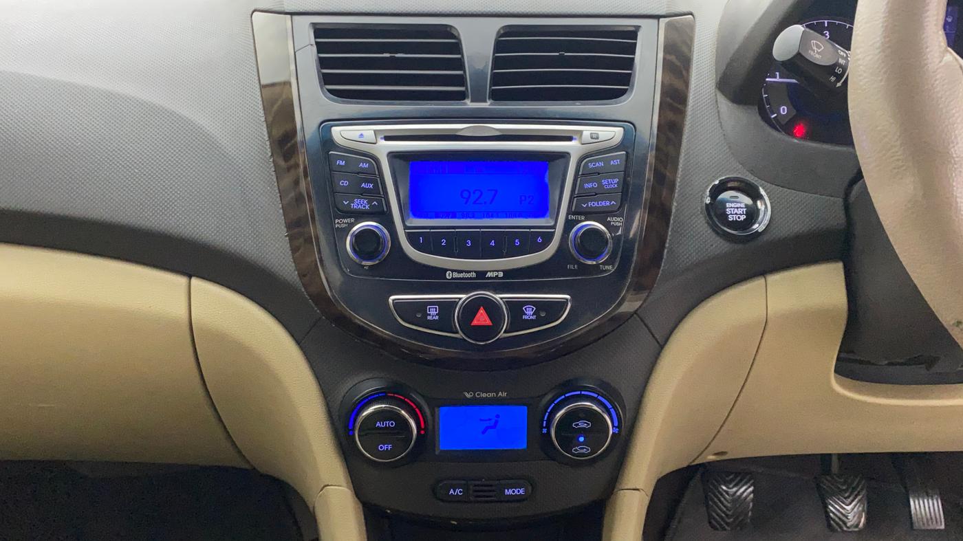 2011 Hyundai Verna FLUIDIC 1.6 CRDI EX, Diesel, Manual, 83,963 km, Air Conditioner