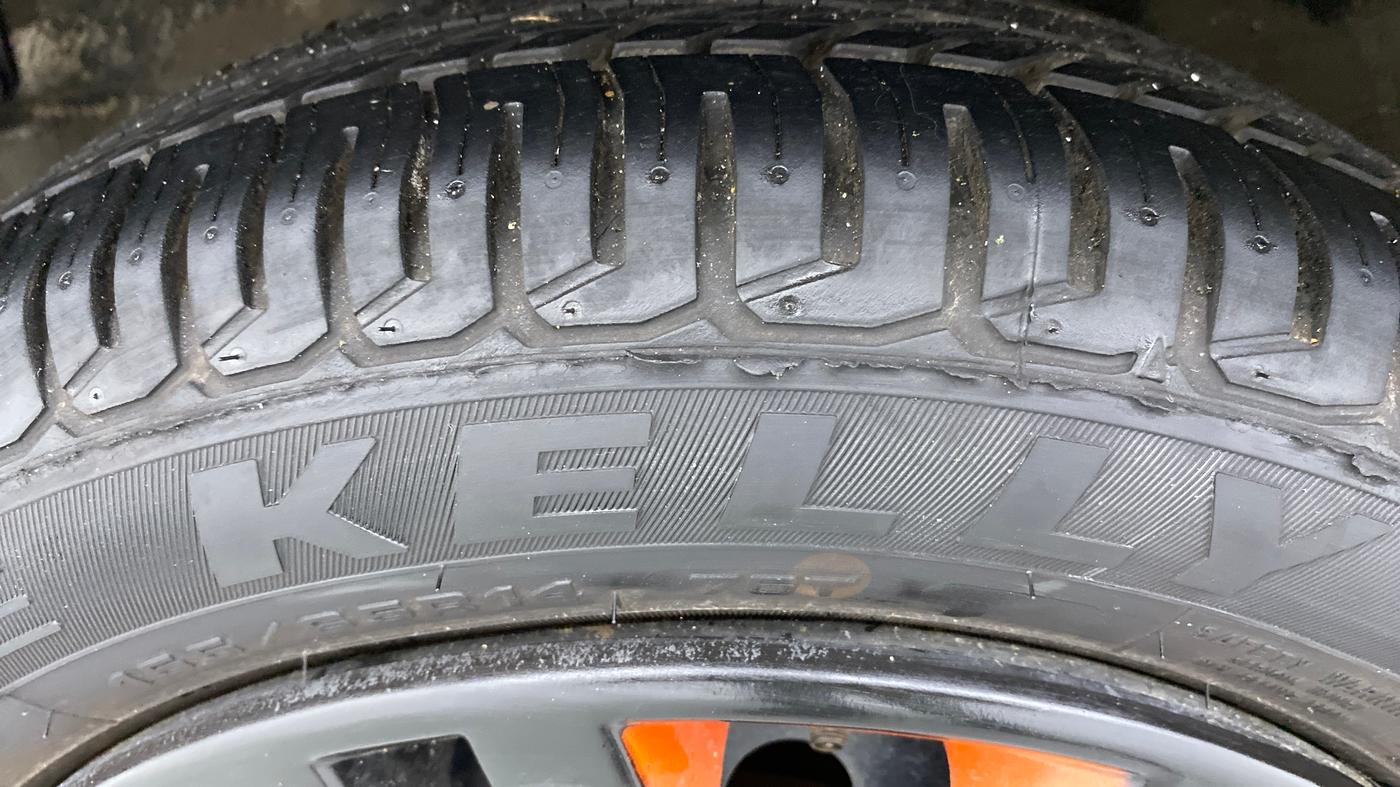 2015 Maruti Wagon R 1.0 VXI, Petrol, Manual, 26,359 km, Left Front Tyre Tread