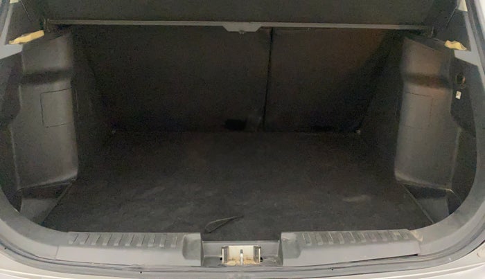 2016 Maruti Vitara Brezza ZDI PLUS, Diesel, Manual, 85,156 km, Boot Inside
