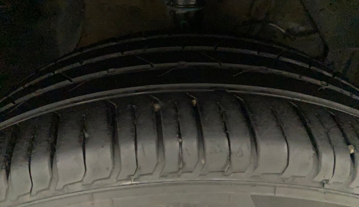 2016 Maruti Vitara Brezza ZDI PLUS, Diesel, Manual, 85,156 km, Right Front Tyre Tread
