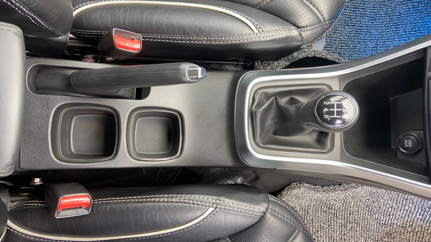 2021 Maruti S Cross ZETA 1.5, Petrol, Manual, 25,614 km, Gear Lever