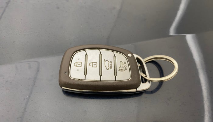 2021 Hyundai NEW I20 ASTA 1.2 AT, Petrol, Automatic, 15,115 km, Key Close Up