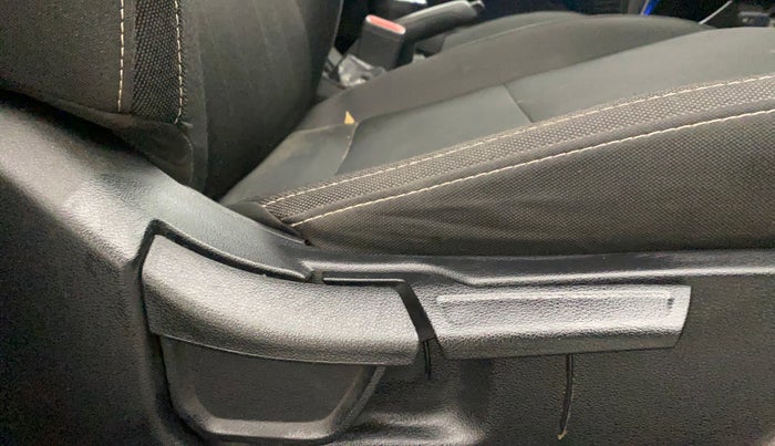 2021 Hyundai NEW I20 ASTA 1.2 AT, Petrol, Automatic, 15,115 km, Driver Side Adjustment Panel