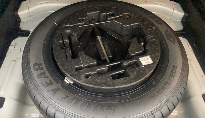 2017 Hyundai Creta SX PLUS 1.6 PETROL, Petrol, Manual, 99,631 km, Spare Tyre