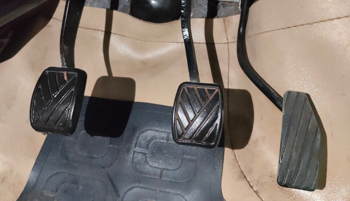 2015 Maruti Wagon R Stingray VXI, Petrol, Manual, 48,334 km, Pedals