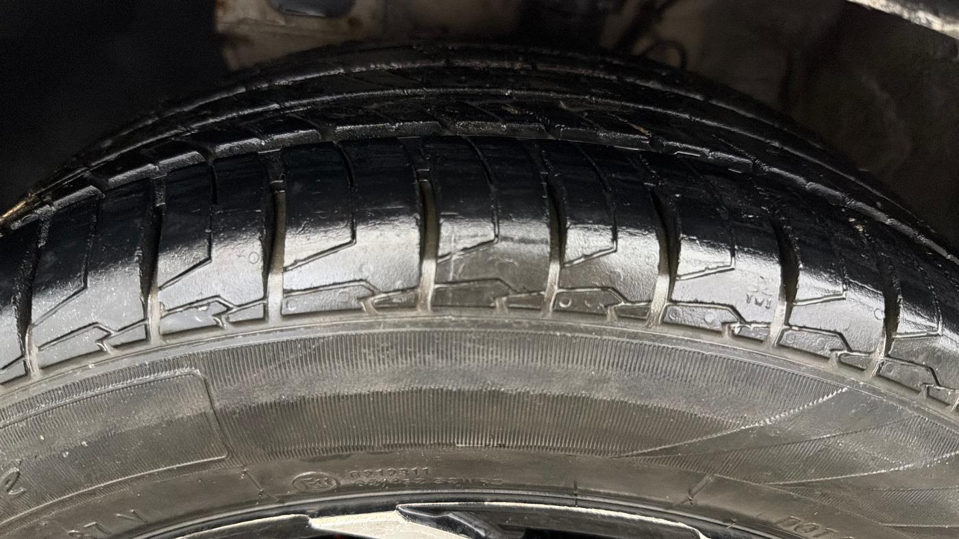 2019 Hyundai Elite i20 ASTA 1.2 (O), CNG, Manual, 65,646 km, Left Front Tyre Tread