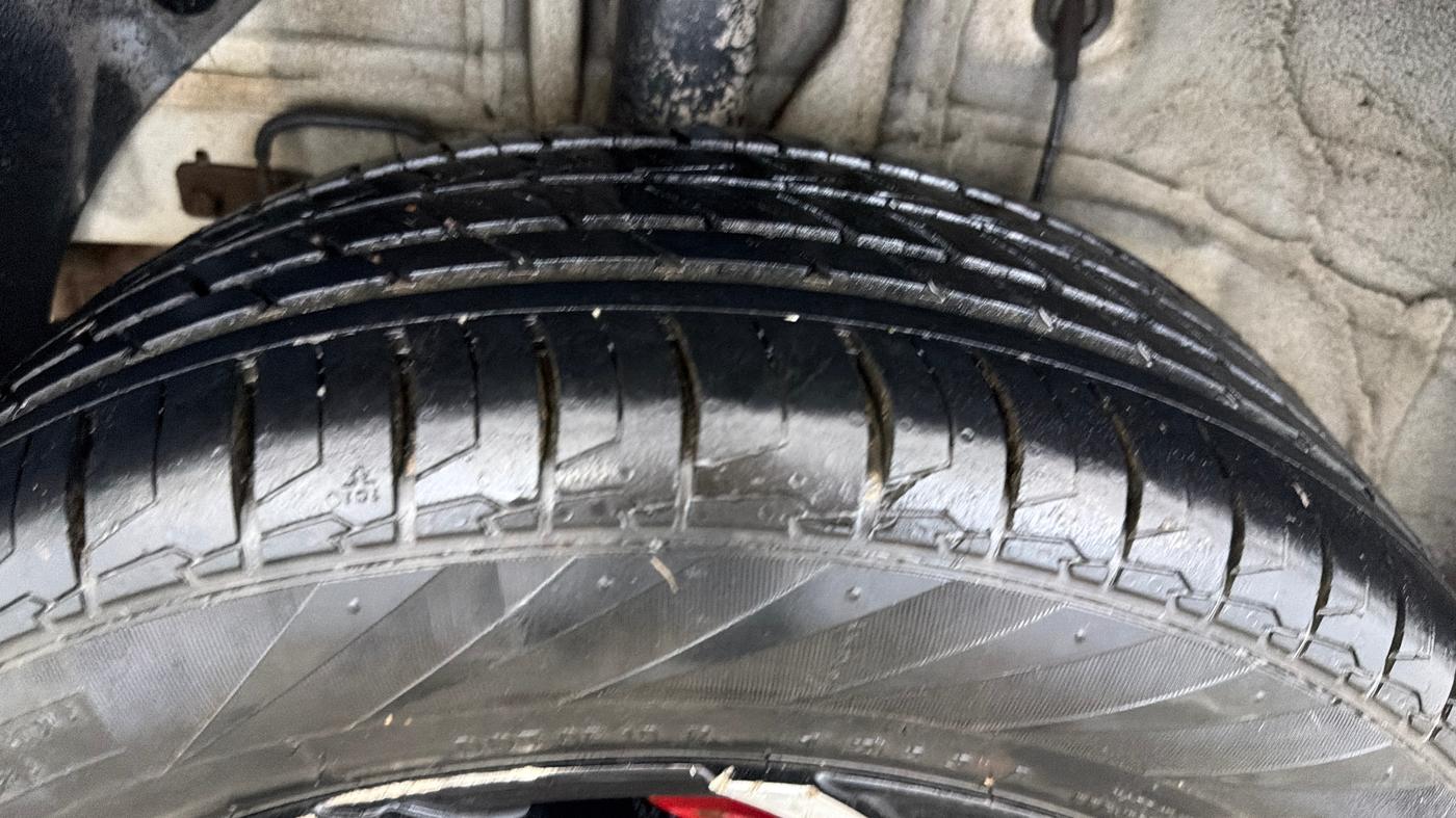 2019 Hyundai Elite i20 ASTA 1.2 (O), CNG, Manual, 65,646 km, Right Rear Tyre Tread