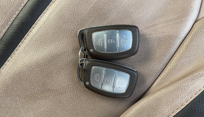 2015 Hyundai Grand i10 SPORTZ 1.2 KAPPA VTVT, Petrol, Manual, 6,138 km, Key Close Up