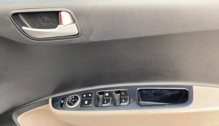 2015 Hyundai Grand i10 SPORTZ 1.2 KAPPA VTVT, Petrol, Manual, 6,138 km, Driver Side Door Panels Control