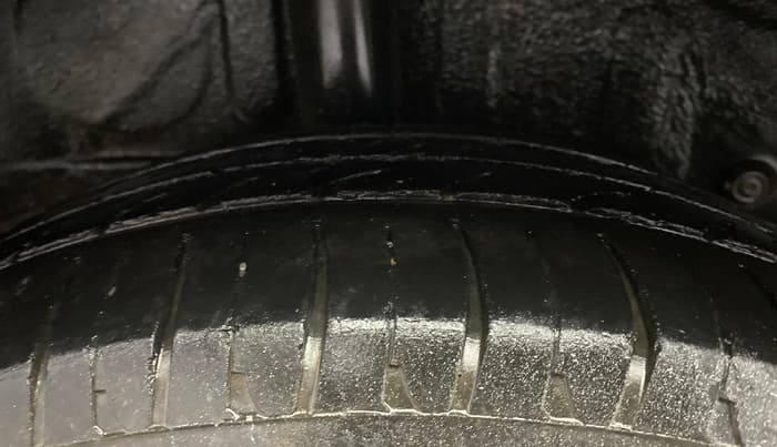 2015 Toyota Etios G, Petrol, Manual, 69,861 km, Right Rear Tyre Tread
