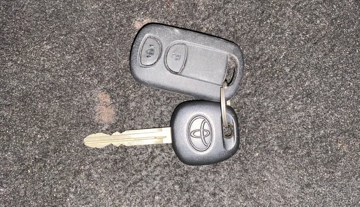 2015 Toyota Etios G, Petrol, Manual, 69,861 km, Key Close Up