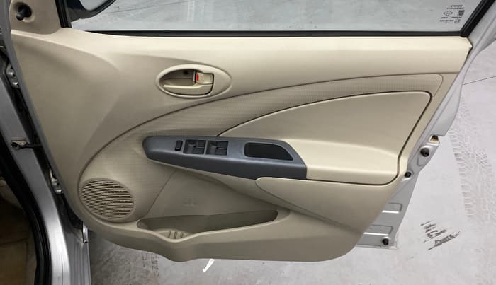 2015 Toyota Etios G, Petrol, Manual, 69,861 km, Driver Side Door Panels Control
