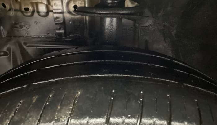 2015 Toyota Etios G, Petrol, Manual, 69,861 km, Left Front Tyre Tread