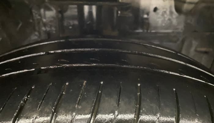 2015 Toyota Etios G, Petrol, Manual, 69,861 km, Right Front Tyre Tread