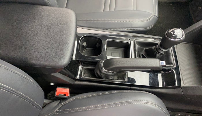 2023 Mahindra XUV700 AX 5 D MT 7 STR, Diesel, Manual, 42,198 km, Gear Lever