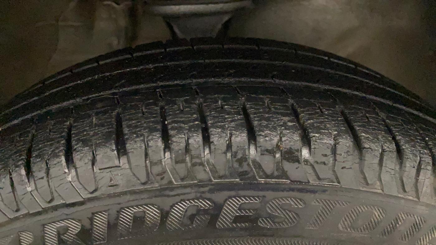 2015 Maruti Alto K10 VXI, Petrol, Manual, 84,364 km, Right Front Tyre Tread