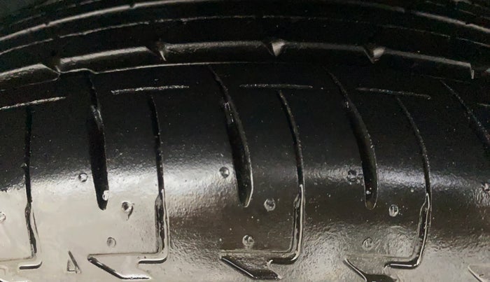 2022 Maruti IGNIS ALPHA 1.2 AMT, Petrol, Automatic, 2,861 km, Right Front Tyre Tread