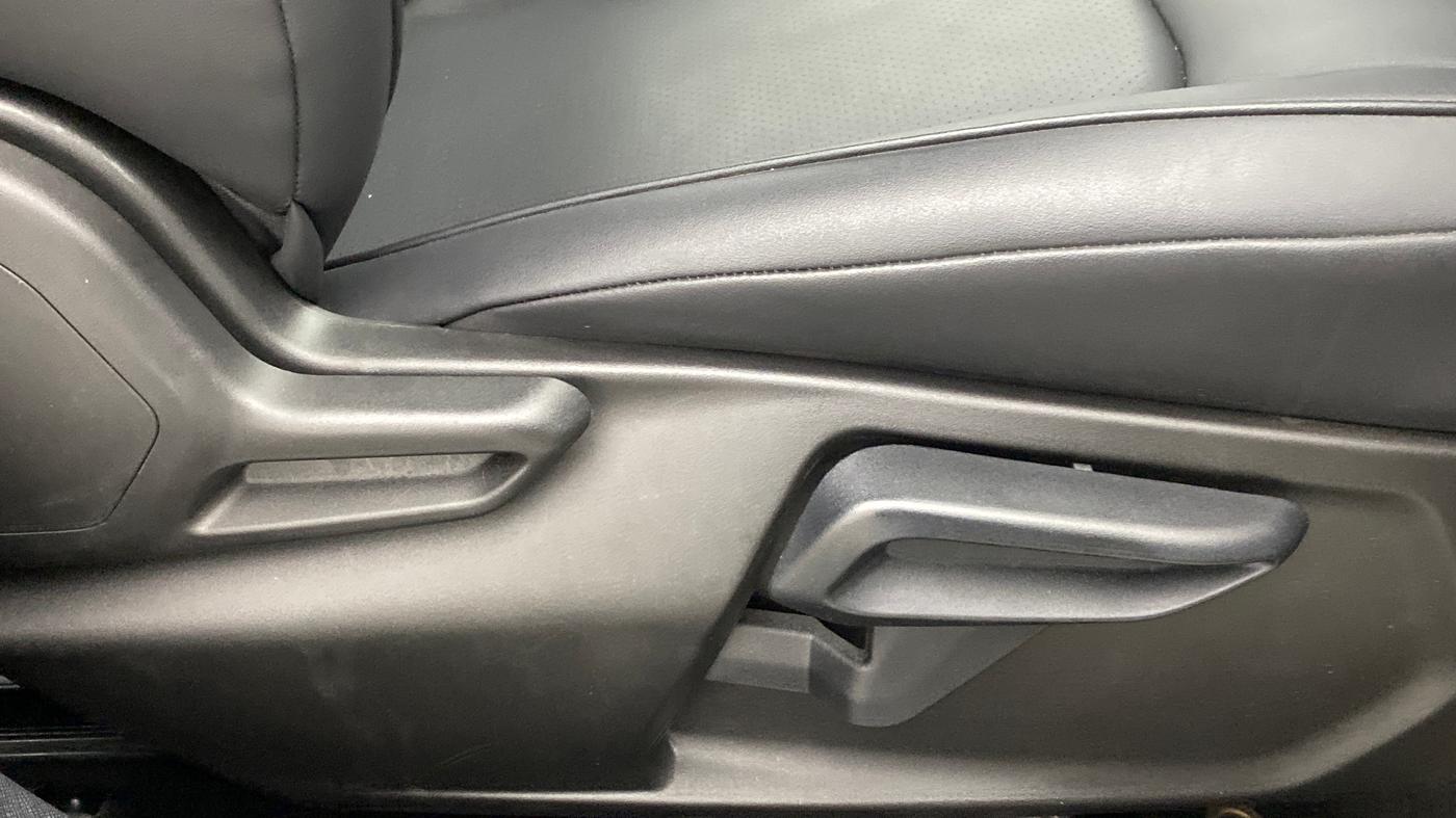 2021 Tata NEXON XZA+ DARK EDITION 1.2 RTN, Petrol, Automatic, 5,420 km, Driver Side Adjustment Panel