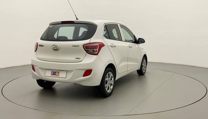 2016 Hyundai Grand i10 MAGNA 1.2 KAPPA VTVT, Petrol, Manual, 38,428 km, Right Back Diagonal