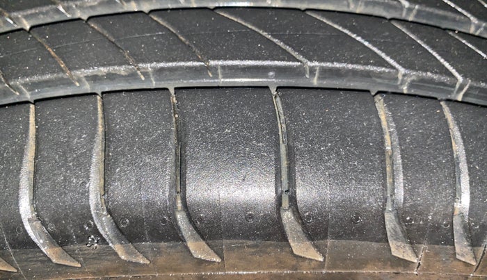 2021 Maruti Baleno ALPHA PETROL 1.2, Petrol, Manual, 41,236 km, Left Front Tyre Tread