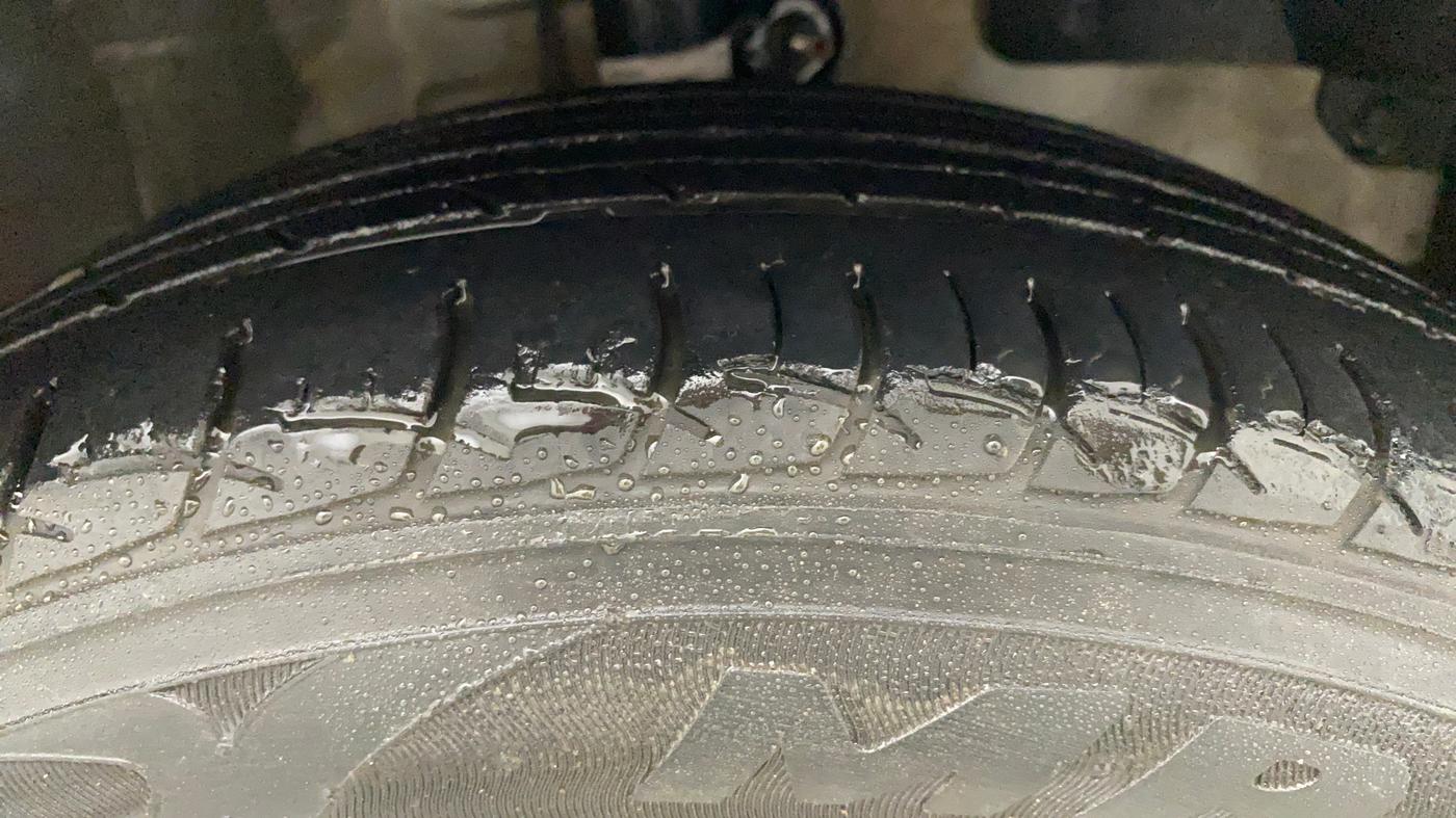 2015 Honda Brio S MT, Petrol, Manual, 86,823 km, Right Front Tyre Tread