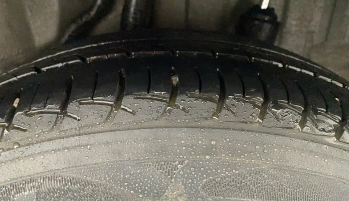 2015 Honda Brio S MT, Petrol, Manual, 86,823 km, Left Rear Tyre Tread