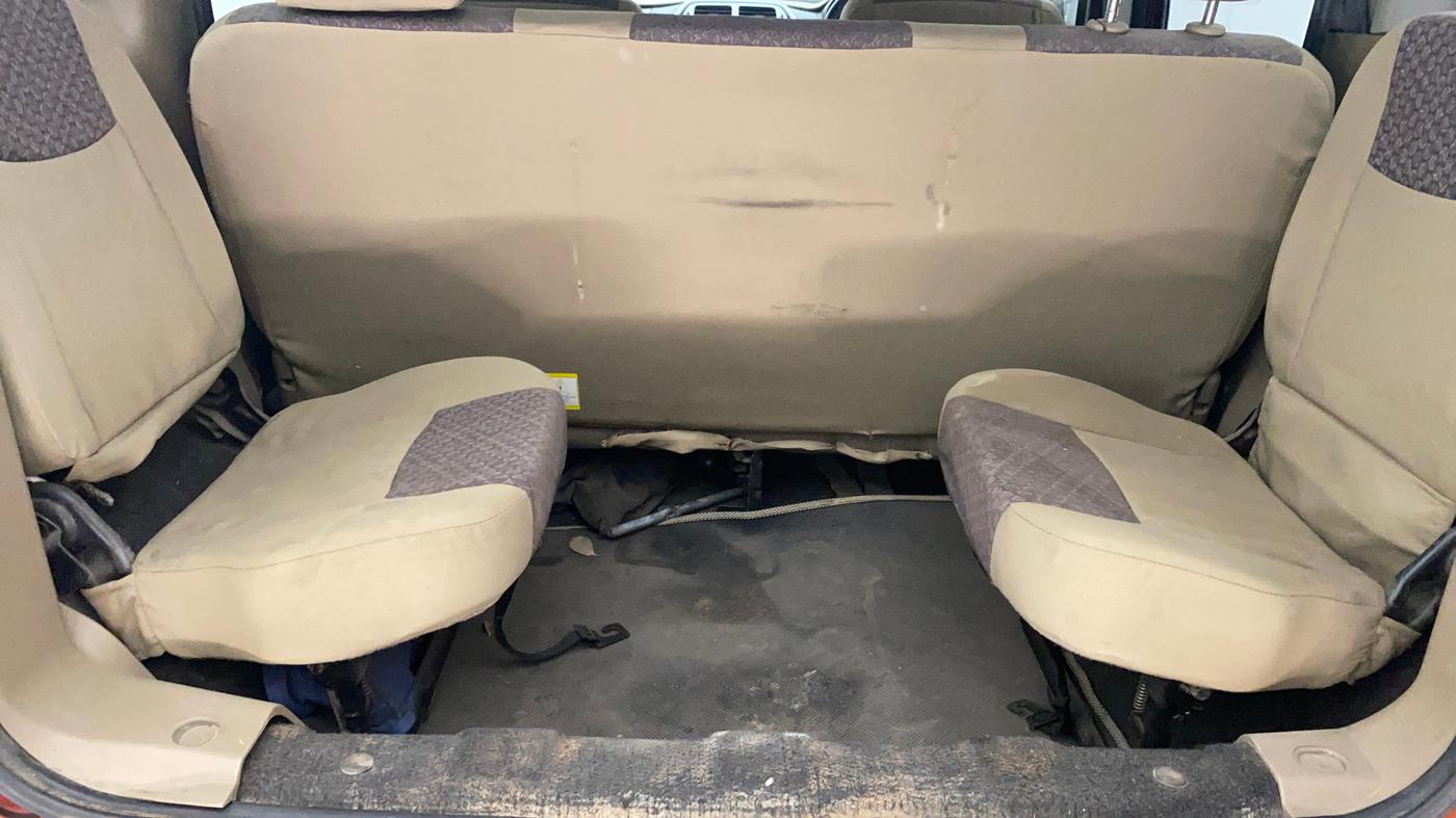2016 Mahindra TUV300 T8, Diesel, Manual, 76,139 km, Boot Inside