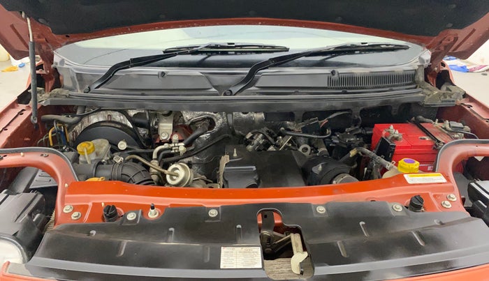 2016 Mahindra TUV300 T8, Diesel, Manual, 76,095 km, Engine View