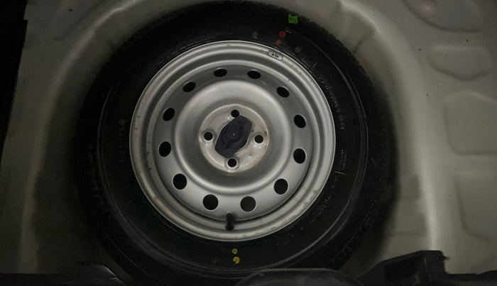 2020 Maruti Swift LXI, Petrol, Manual, 32,662 km, Spare Tyre