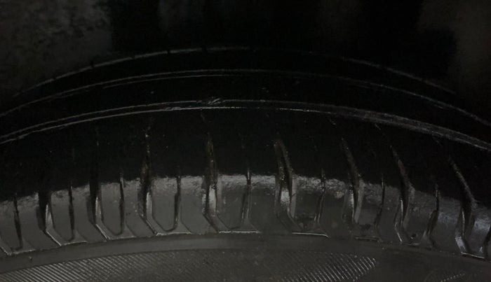 2020 Maruti Swift LXI, Petrol, Manual, 32,662 km, Left Rear Tyre Tread