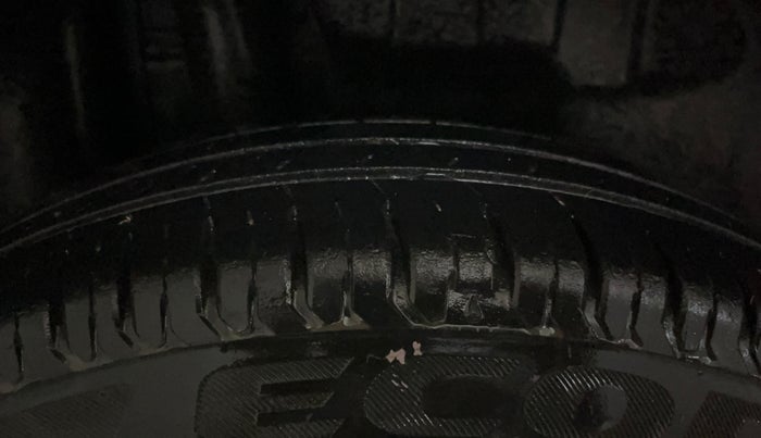 2020 Maruti Swift LXI, Petrol, Manual, 32,662 km, Right Rear Tyre Tread