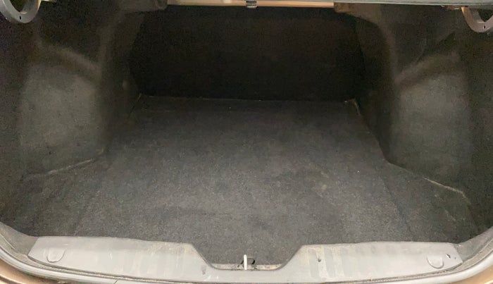 2016 Maruti Ciaz ZDI SHVS, Diesel, Manual, 48,096 km, Boot Inside