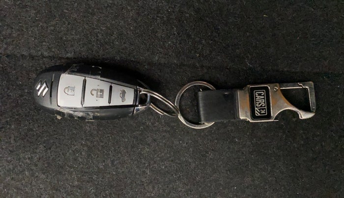 2016 Maruti Ciaz ZDI SHVS, Diesel, Manual, 48,096 km, Key Close Up